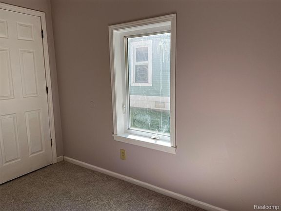 5th image of 248 N Grace St