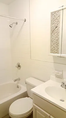 Rented by Bohemia Realty Group | media 36