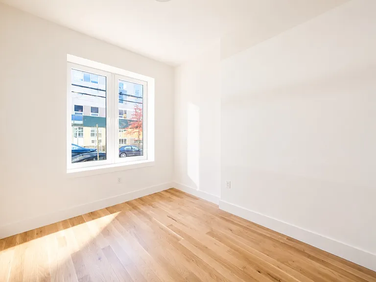 355 Grove St #1A — Photo 2