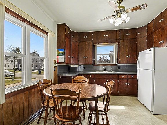 3rd image of 1423 Stanton St