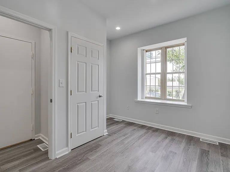 Brand New Luxury Temple Apartments — Photo 15