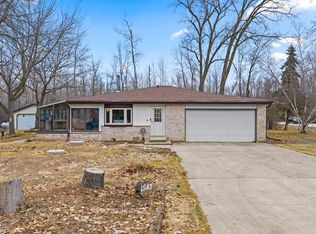 1543 Lakeview Dr, Green Bay, WI 54313
