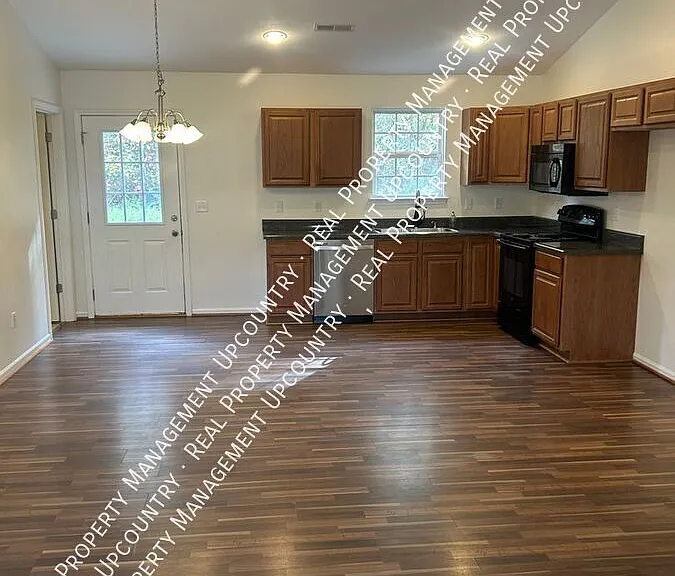 229 Lions Park Rd — Photo 5