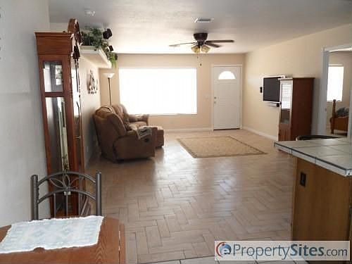 4th image of 3951 Chickasaw Dr