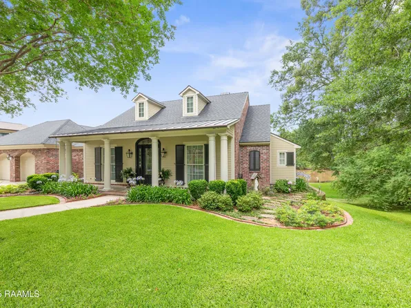 102 Water Oaks Dr, Lafayette, LA 70503