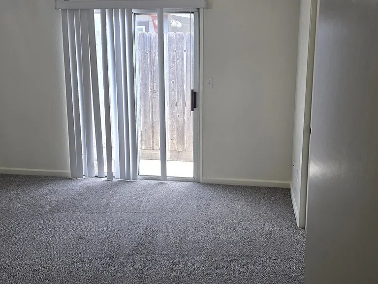 741 E King Ave #B — Photo 11