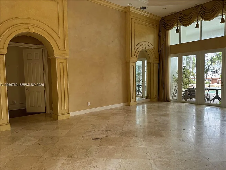 891 Captiva Dr — Photo 6