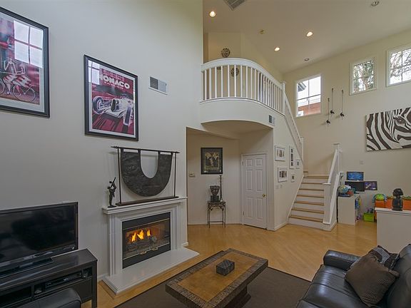 3rd image of 590 Laurel St