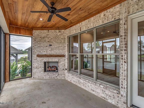 4th image of 216 Herons Bay Cir