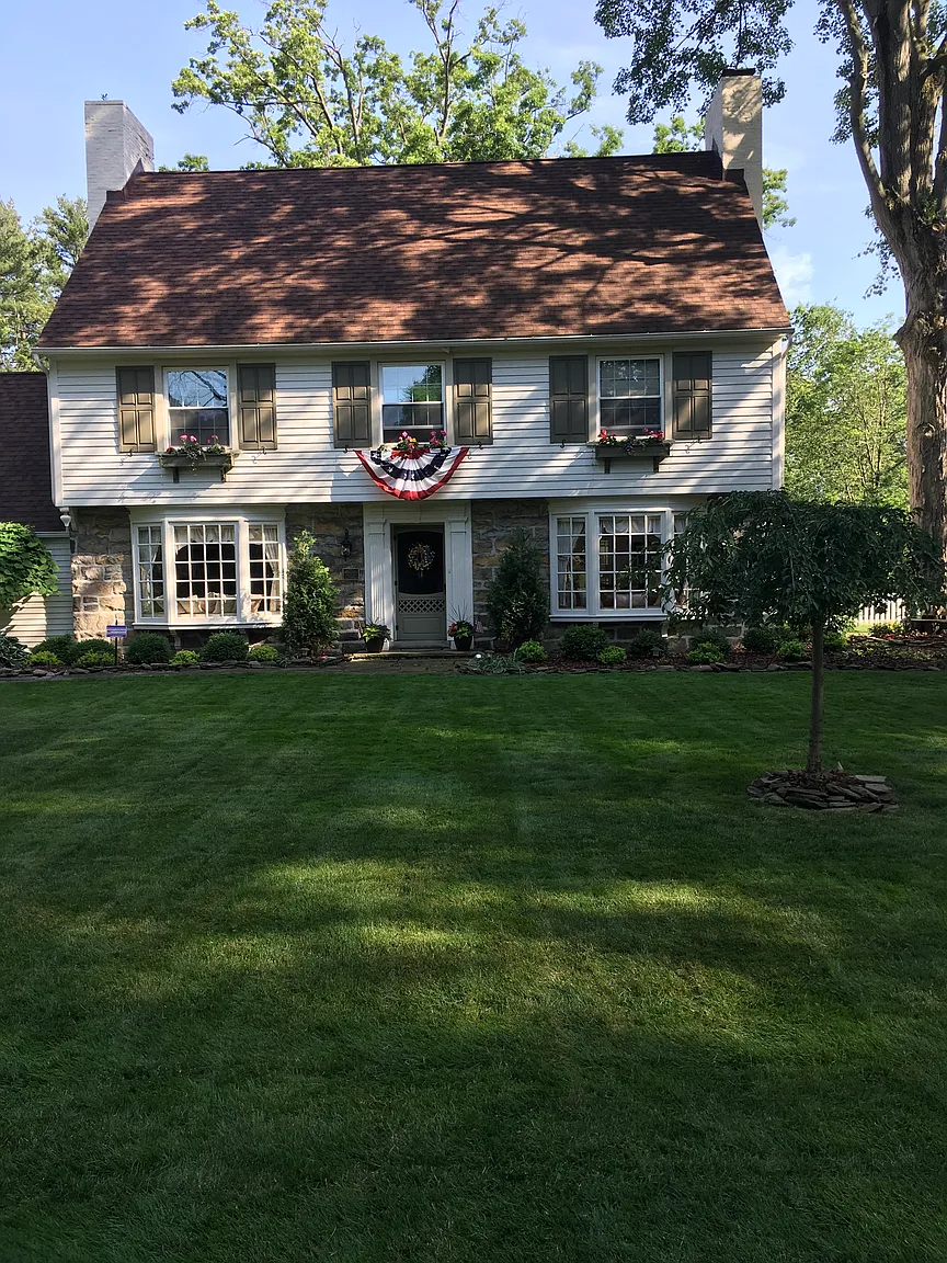 109 Overhill Rd photo 1