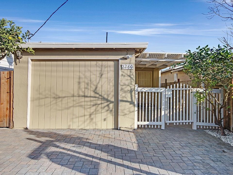 1st image of 2280 Glen Way