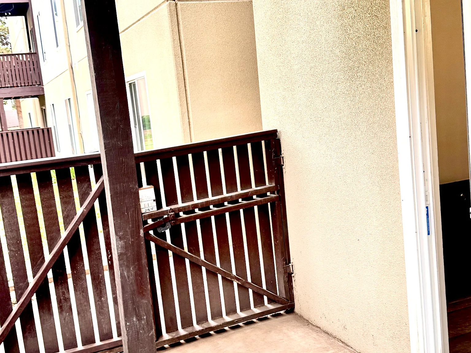 3 bed, 1.5 bath, 1138 sqft, $2,500 — Photo 3