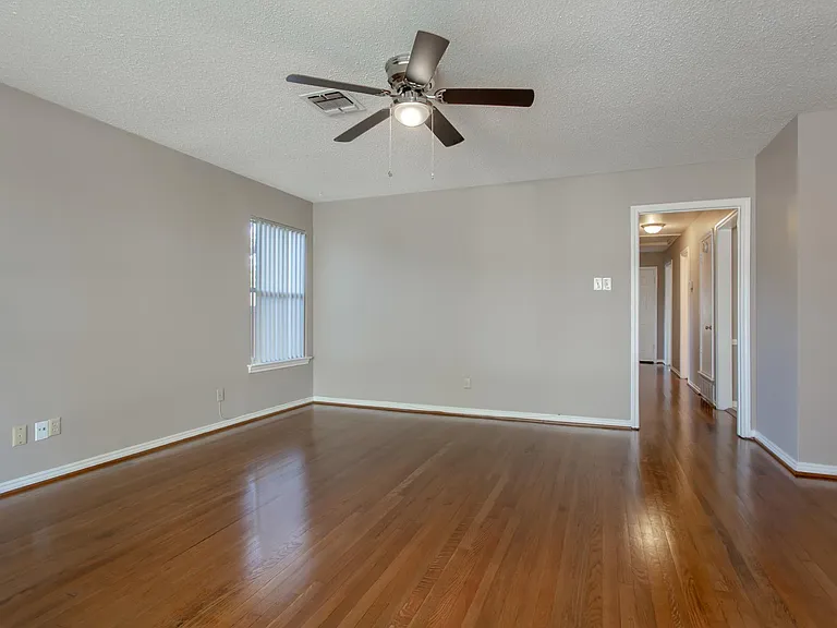 6912 Wake Forrest Dr — Photo 8