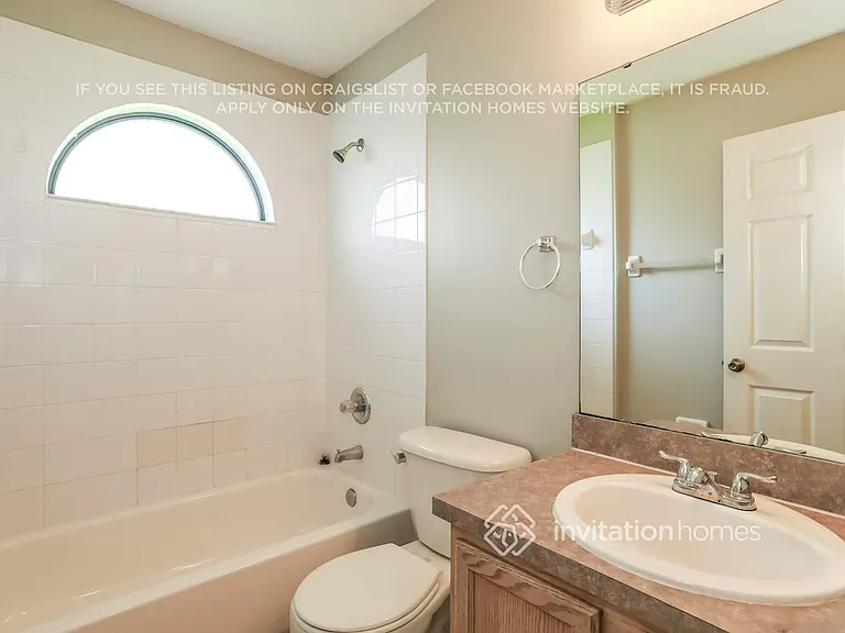 9785 Oxford Station Dr — Photo 15