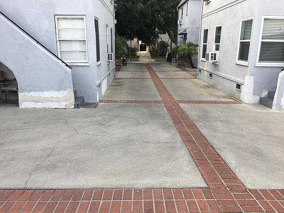 5th image of 338 1/2 N Curson Ave