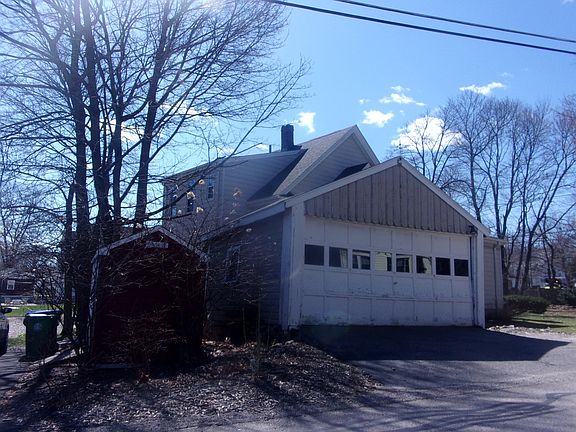 3rd image of 15 Curtis St