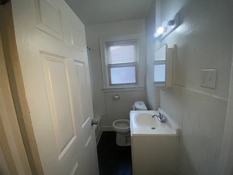 3831 Waverly St — Photo 4