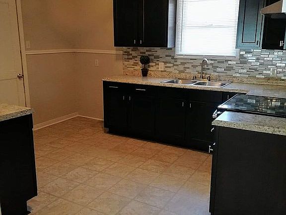 3rd image of 2646 W Beauregard Ave