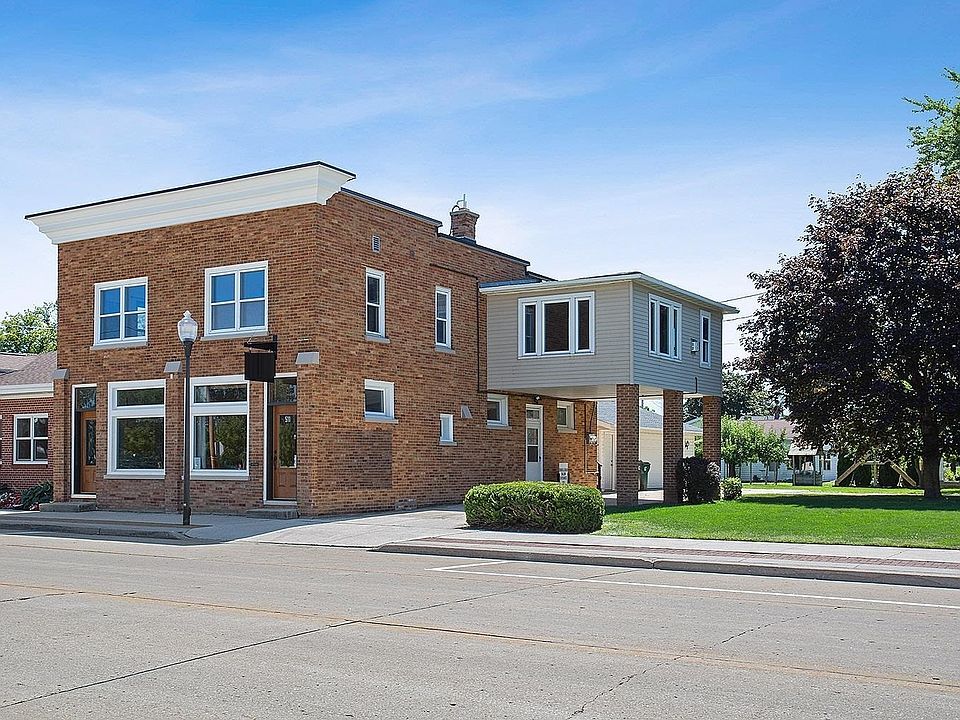 1st image of 511 W Main St