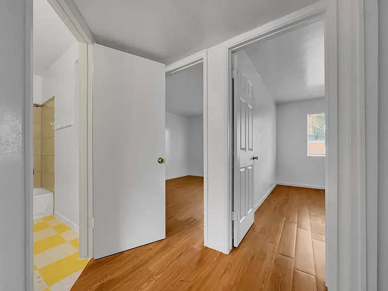 2905 E Monroe St #2 — Photo 5
