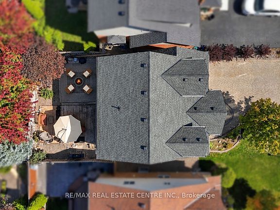 5th image of 34 McMaster Rd