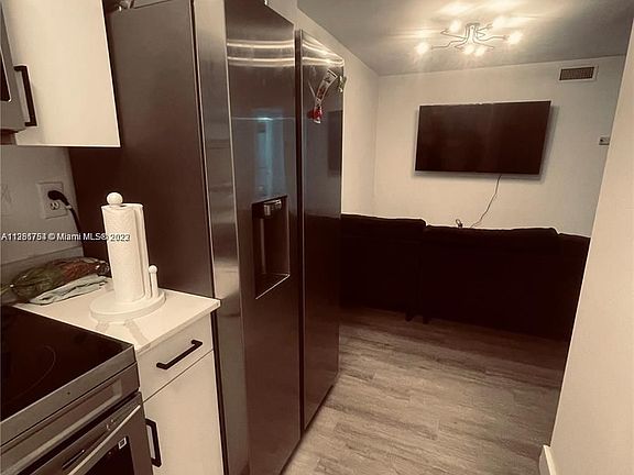 3rd image of 541 Blue Heron Dr APT 114