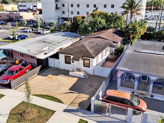 3rd image of 474 E 10th St