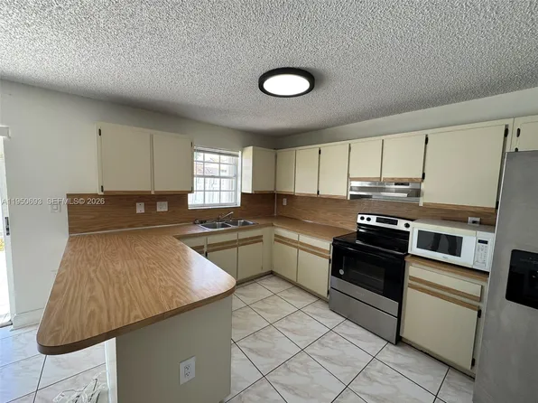 6255 SW 129th Pl, Miami, FL 33183