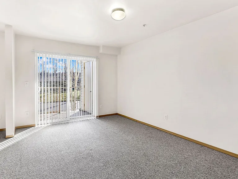 1025 Potter St — Photo 8