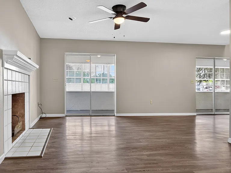 802 Arietta Cir N — Photo 10