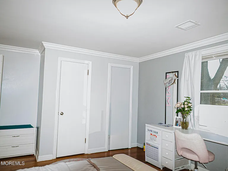 295 Roosevelt Ave — Photo 16