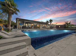 8840 SW 181st Ter, Palmetto Bay, FL 33157
