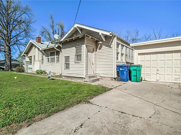 4th image of 2144 NW 15th St