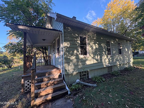 3rd image of 4360 W Alexis Rd