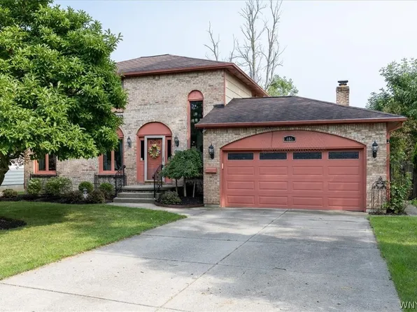 486 Cottonwood Dr, Williamsville, NY 14221