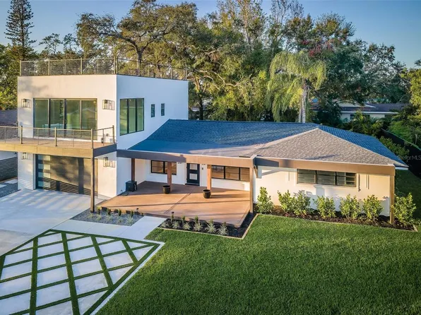 3165 Renatta Dr, Belleair Bluffs, FL 33770