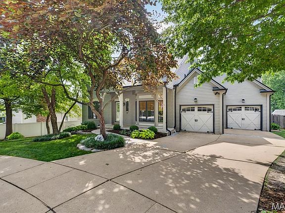 3rd image of 442 Woodlawn Grove Ln