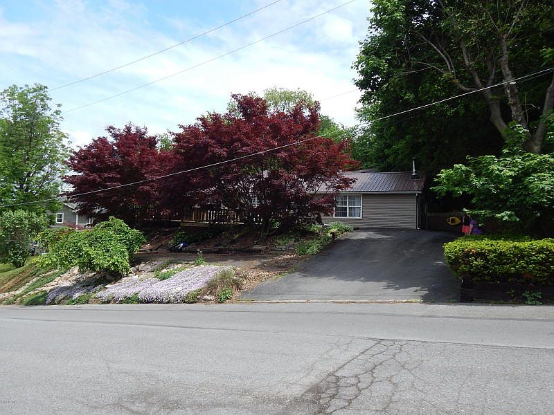 1st image of 205 S 9th St