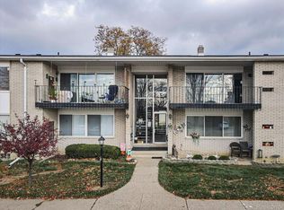 8497 Kennedy Cir UNIT 7, Warren, MI 48093