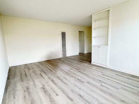 2nd image of 4537 Hamilton St APT 7