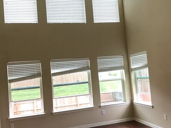 4th image of 4668 Penelope Ln