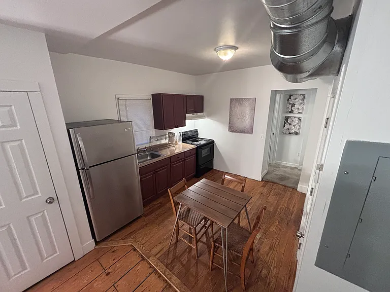 23 Delano St #A — Photo 5