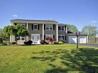 44 Kipling Way, Manalapan, NJ 07726