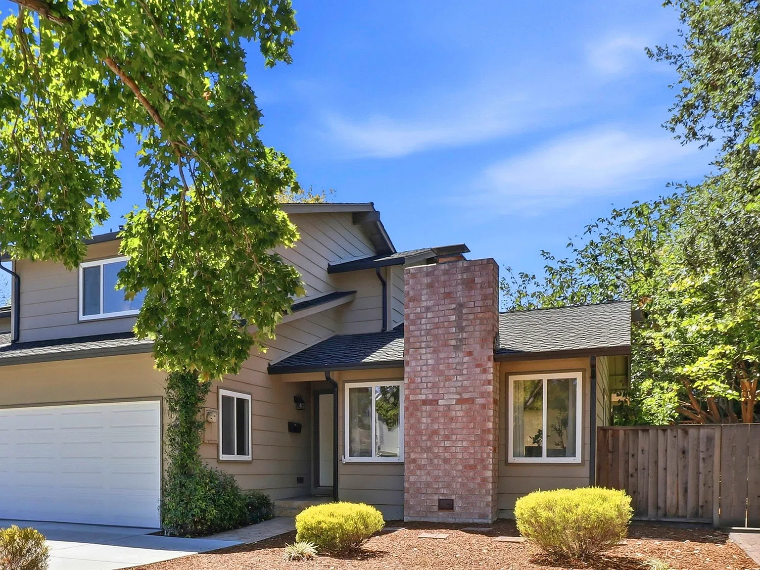 4 bed, 1754 sqft, $12,000 — Photo 1