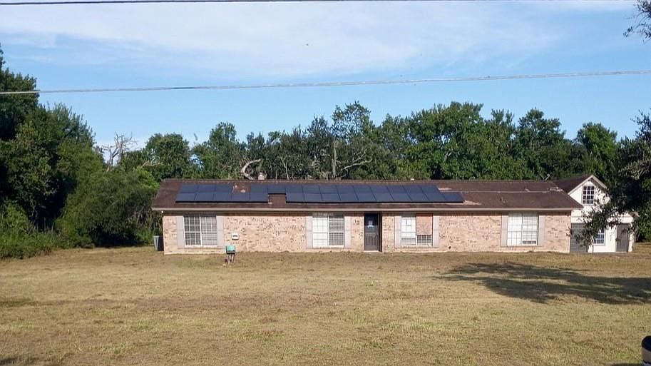 1st image of 10 Forrest Ln