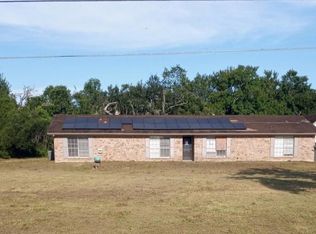 10 Forrest Ln, Angleton, TX 77515
