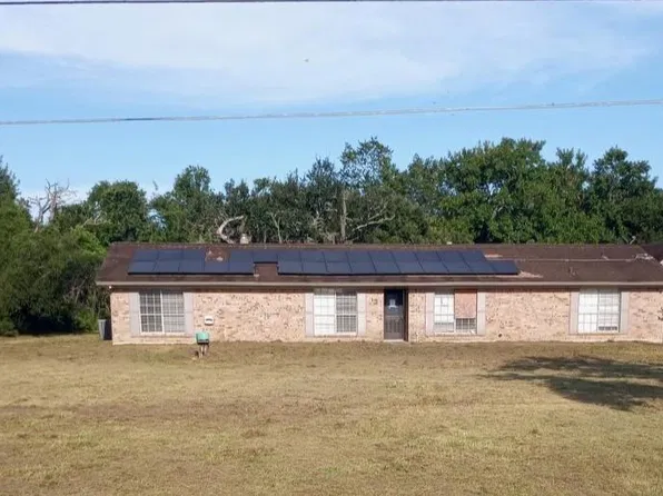 10 Forrest Ln, Angleton, TX 77515