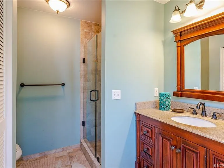 60 Aqua Ra Dr — Photo 9
