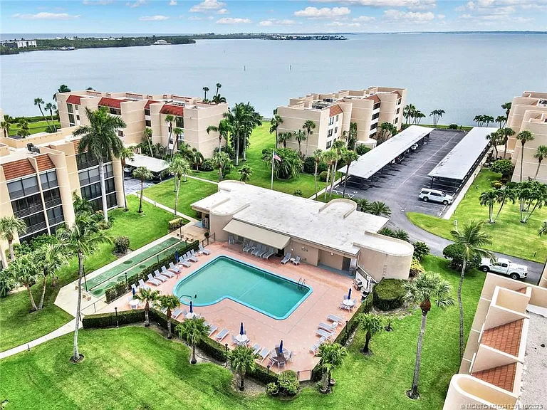 3392 NE Causeway Blvd #304 — Photo 7