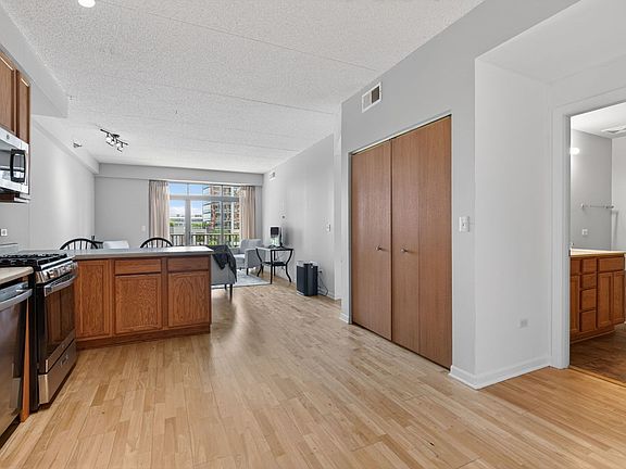 4th image of 1250 S Indiana Ave APT 502